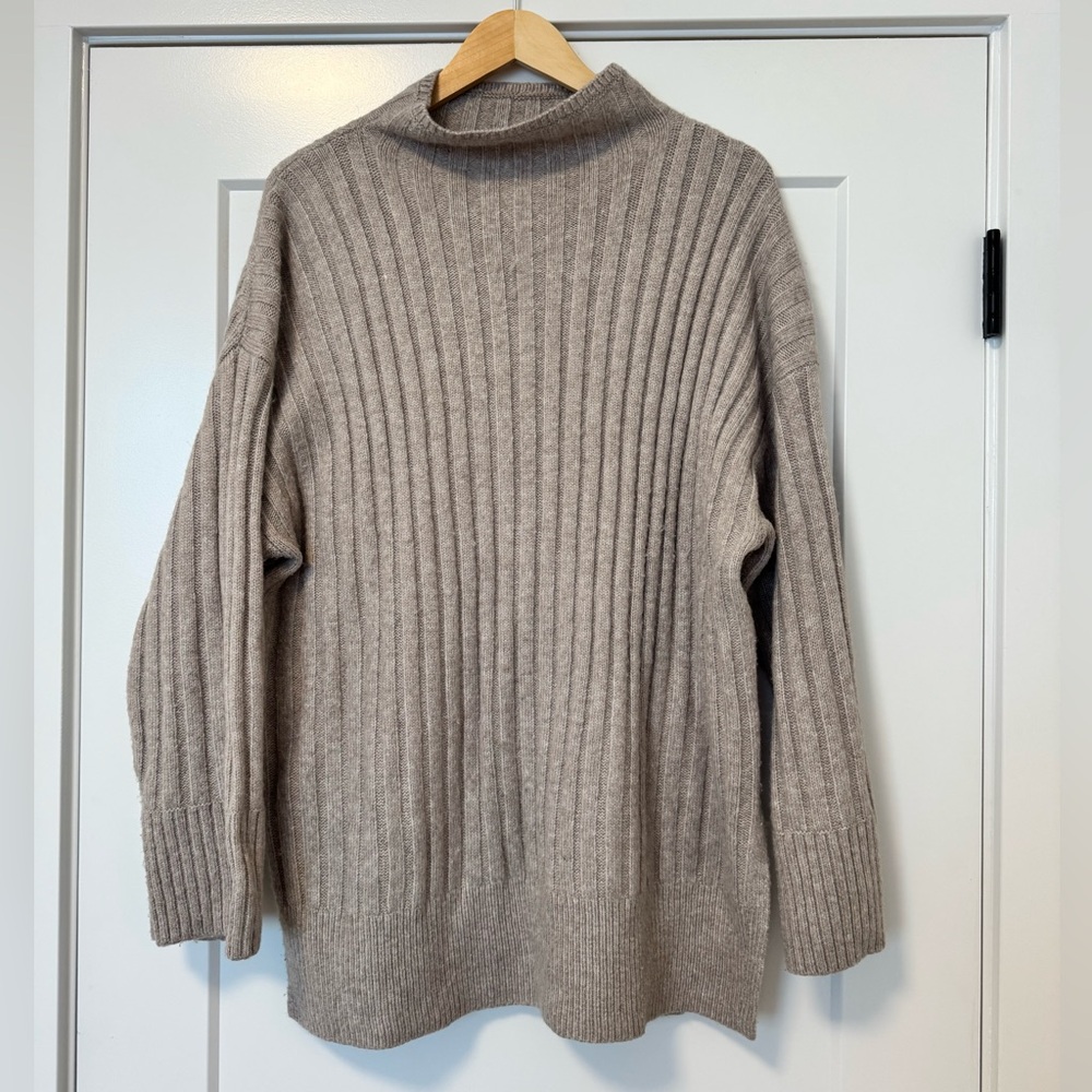 Abercrombie & Fitch Taupe Ribbed Sweater
